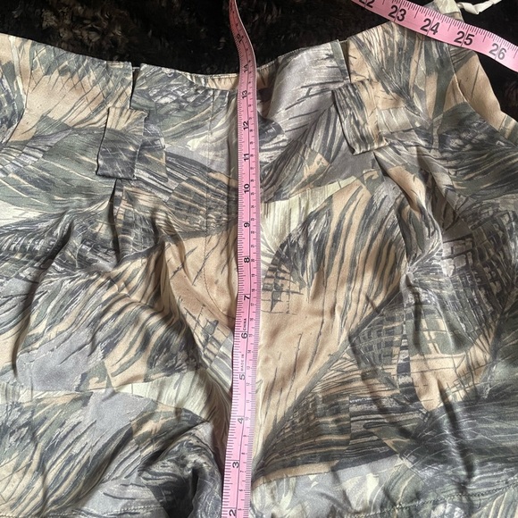 100% Silk L’Agence shorts size 6 - Picture 9 of 13
